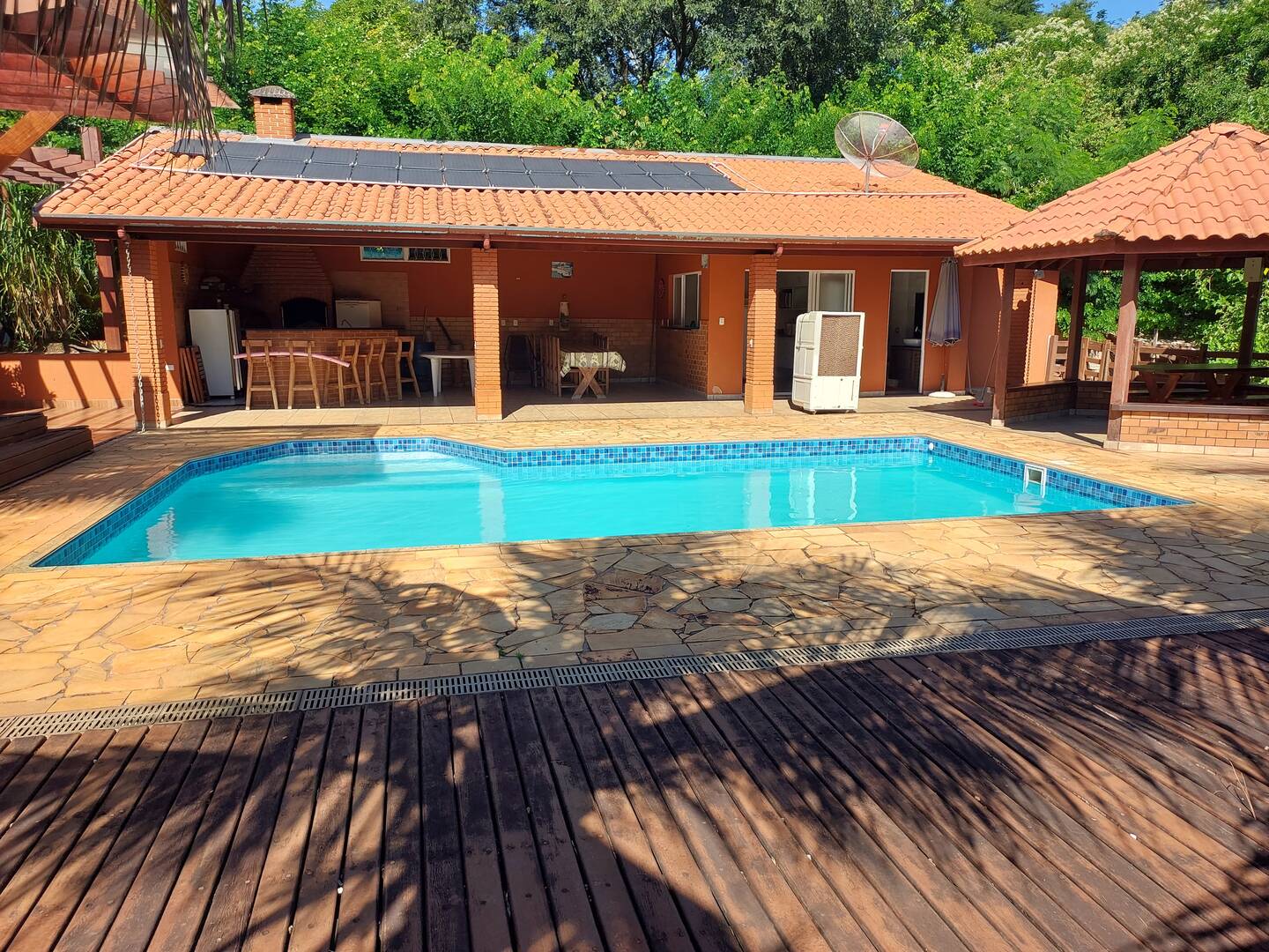 Casa à venda com 3 quartos, 213m² - Foto 2