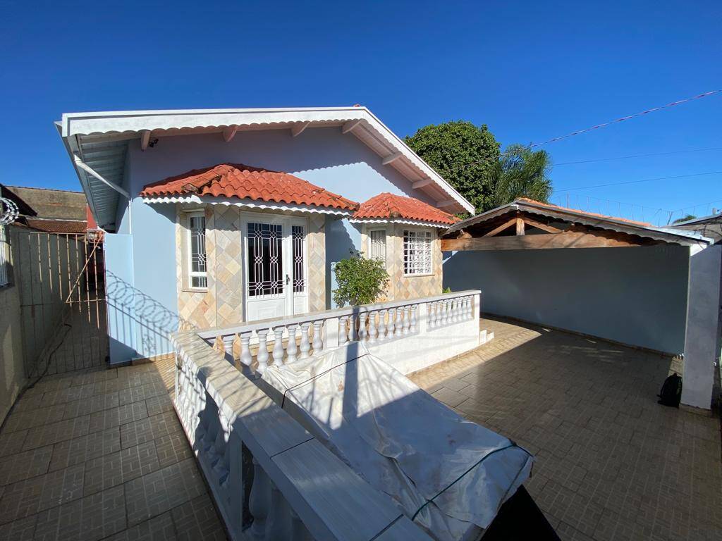Casa à venda com 2 quartos, 215m² - Foto 1