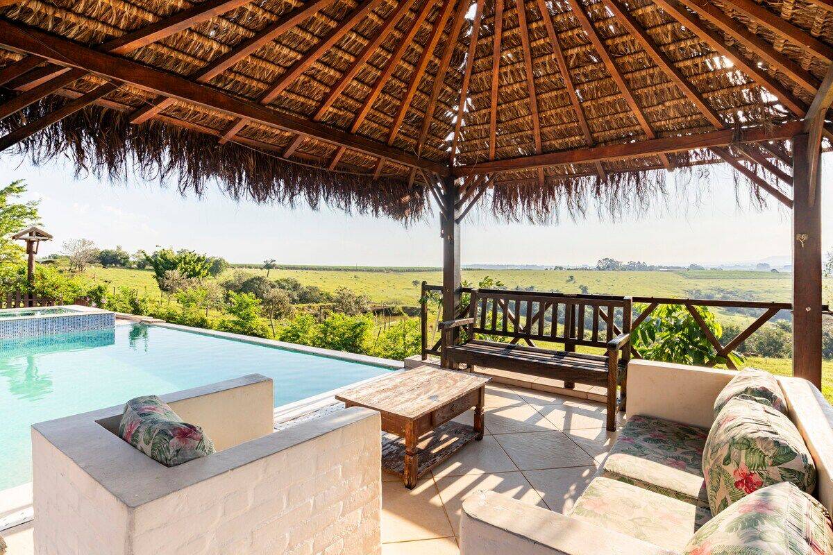 Sítio à venda com 6 quartos, 14m² - Foto 1
