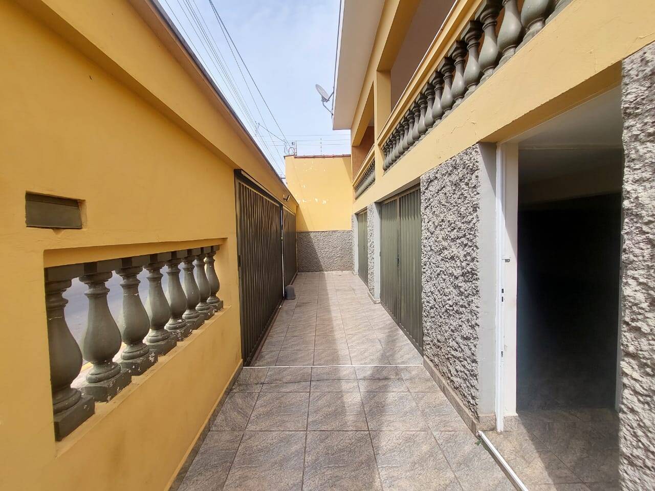 Casa à venda com 3 quartos, 514m² - Foto 2
