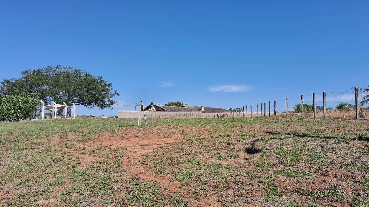 Terreno à venda, 1000m² - Foto 1