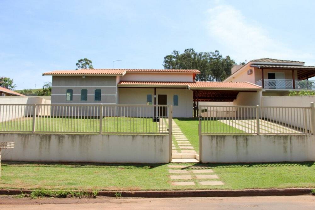 Casa à venda com 3 quartos, 500m² - Foto 1