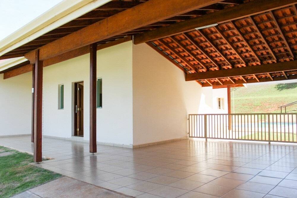 Casa à venda com 3 quartos, 500m² - Foto 2