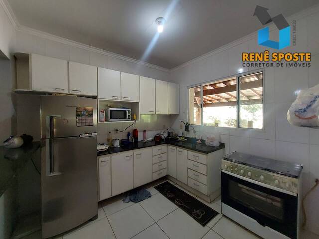 Cozinha com armários embutidos