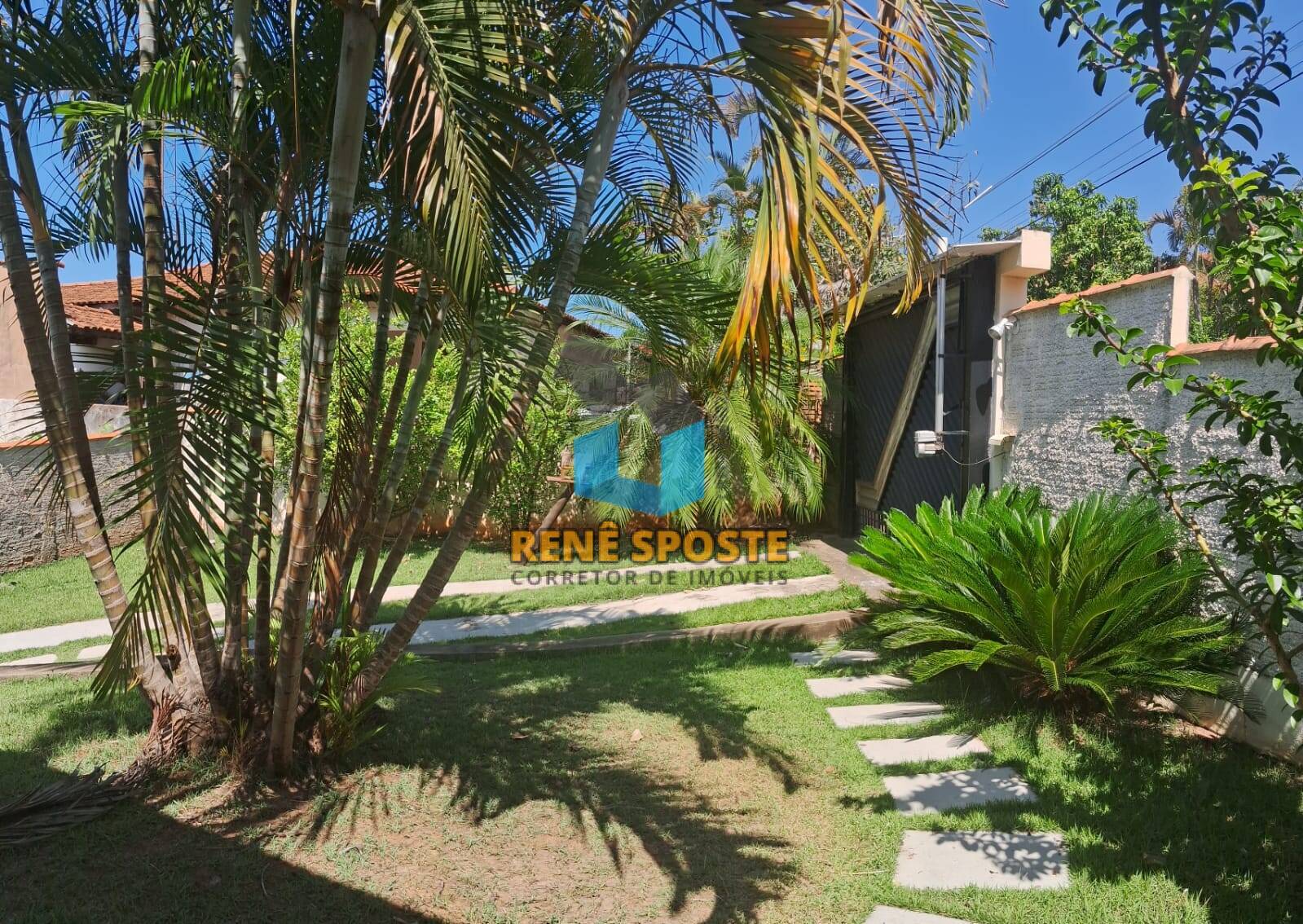 Casa à venda e aluguel com 4 quartos, 88m² - Foto 2