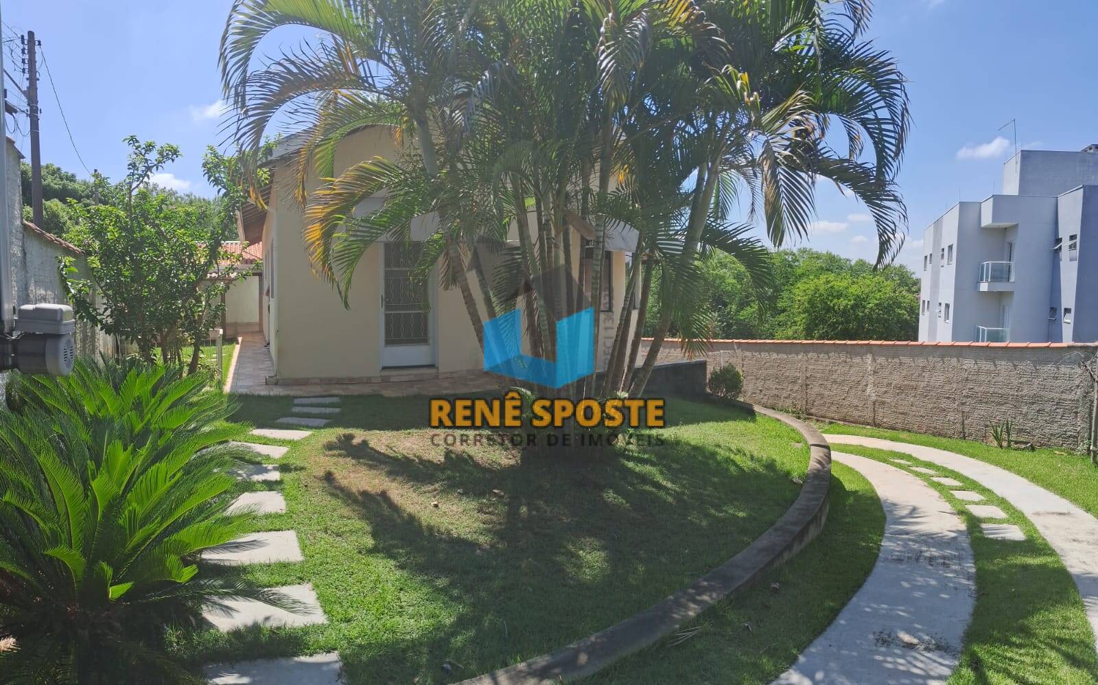 Casa à venda e aluguel com 4 quartos, 88m² - Foto 1