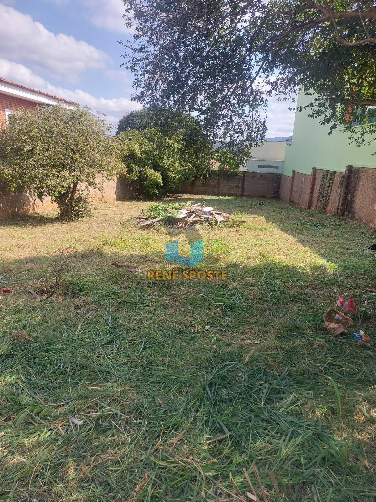 Terreno à venda, 330m² - Foto 1