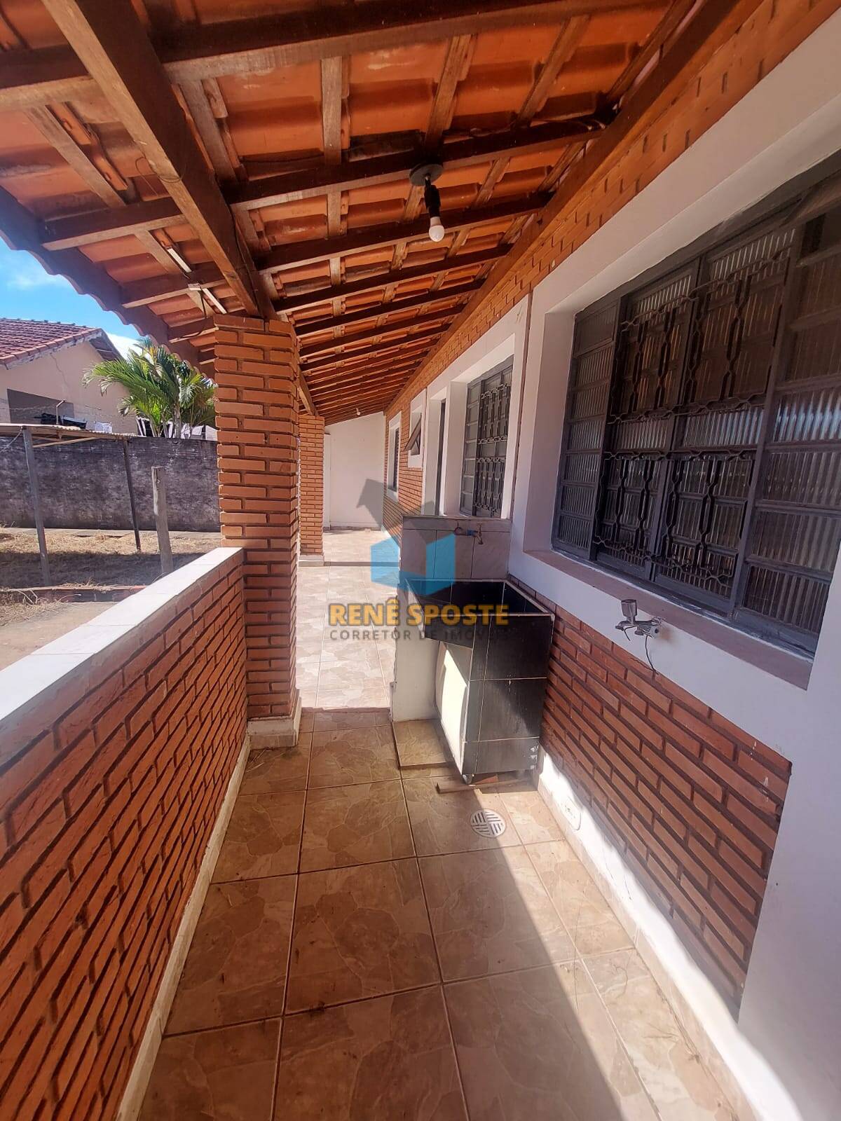 Casa à venda com 1 quarto, 330m² - Foto 4
