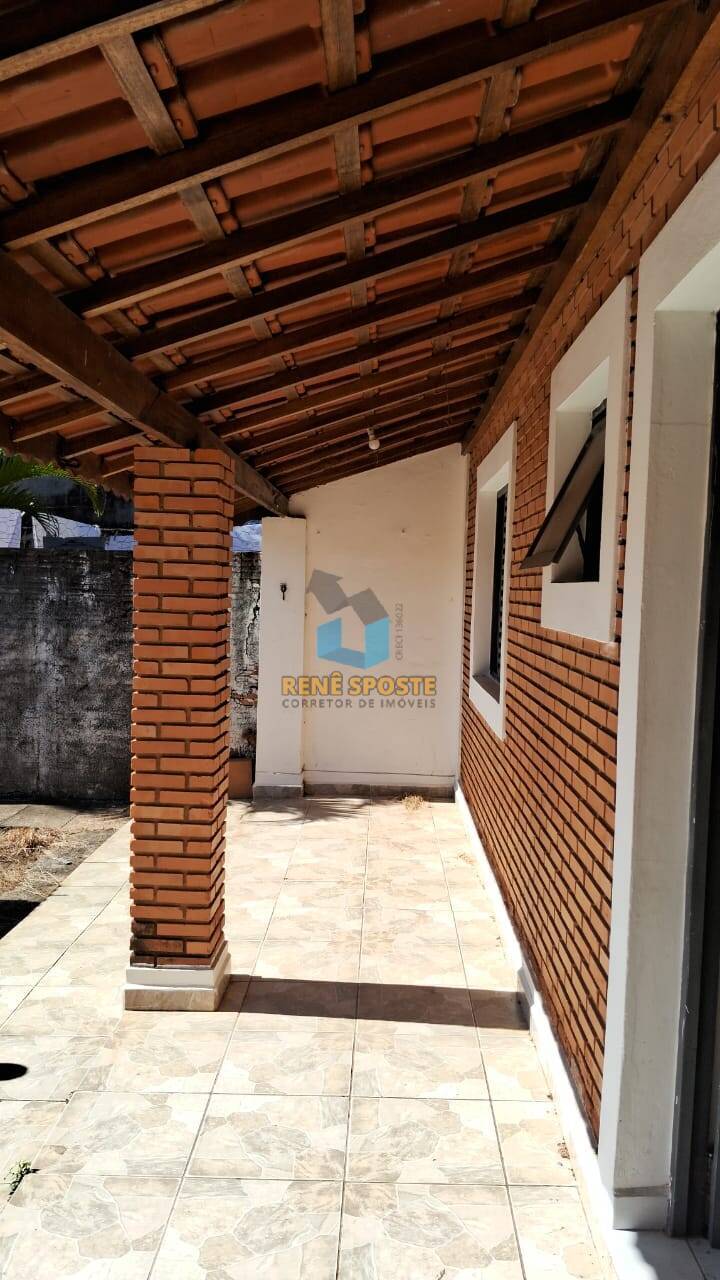 Casa à venda com 1 quarto, 330m² - Foto 3
