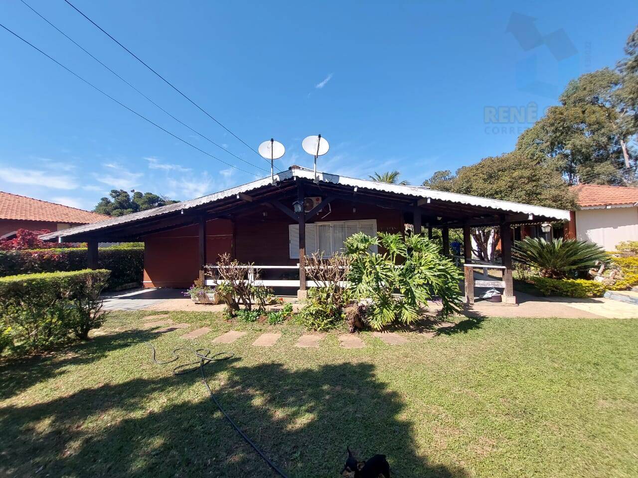 Casa, 4 quartos, 250 m² - Foto 1