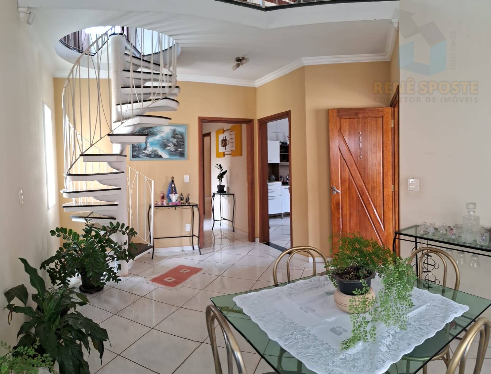 Casa, 2 quartos, 179 m² - Foto 1