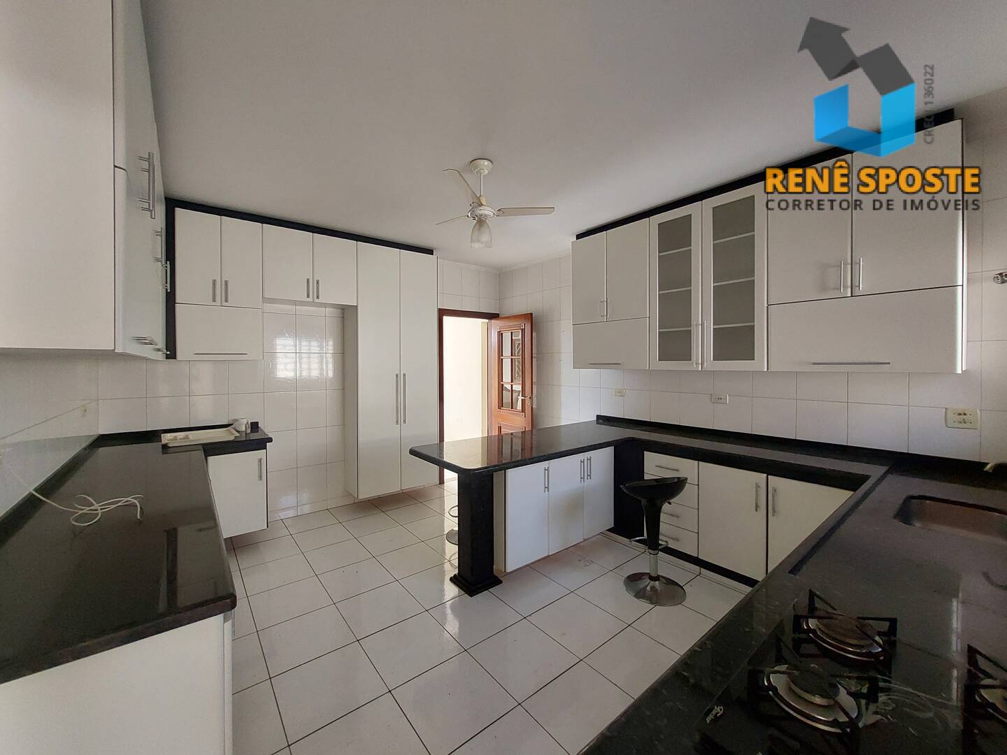 Casa, 4 quartos, 282 m² - Foto 2