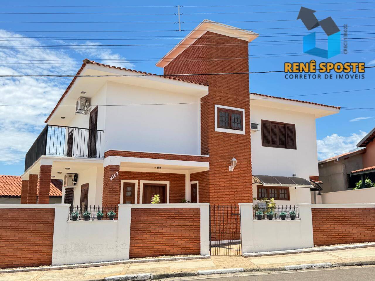 Casa, 3 quartos, 212 m² - Foto 1